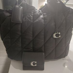 Coach Black Iris Quilted Tote Bag And Bandit Trifold Wallet #CG184 (Ware Wallet)